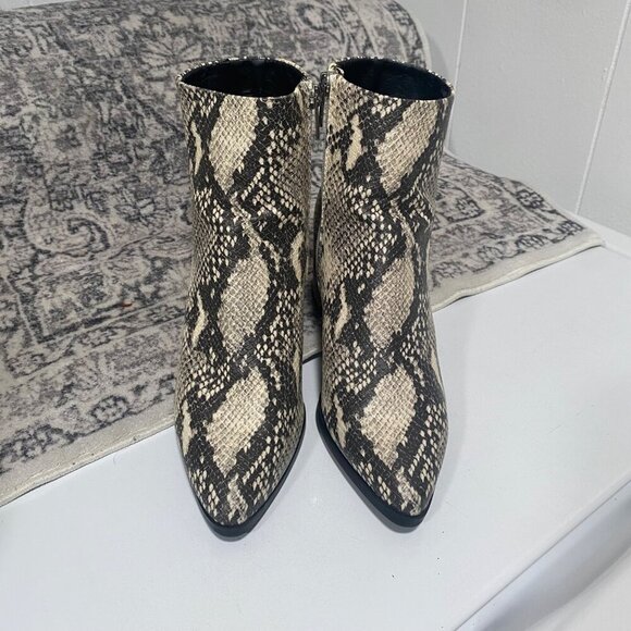 Steve Madden DAFNII Snakeskin Pointy Booties Size 7 - Picture 3 of 7